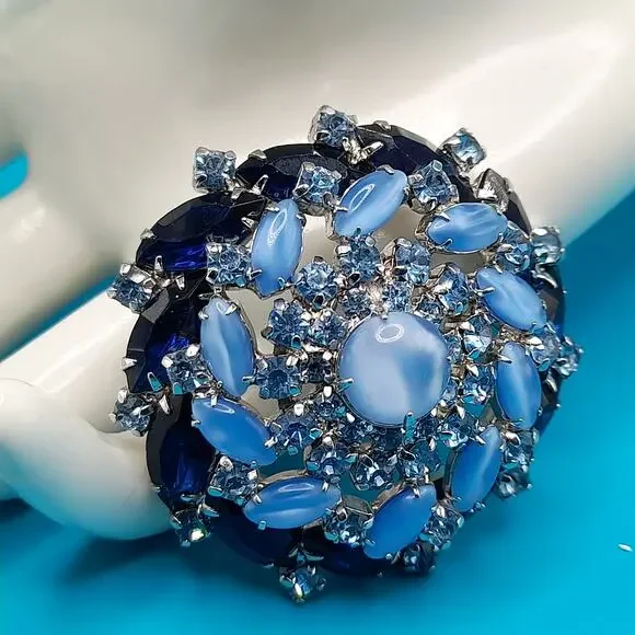 Vintage Blue Domed Rhinestone Brooch Light & Dark Blue Cabochon 1960s - Picture 5 of 11